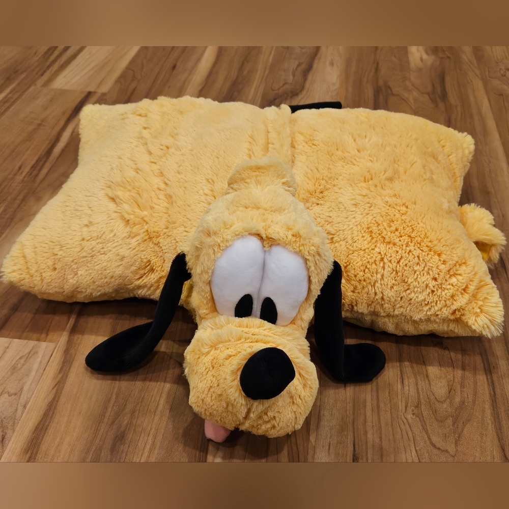 Pluto Disney Parks Pillow Pet, like new